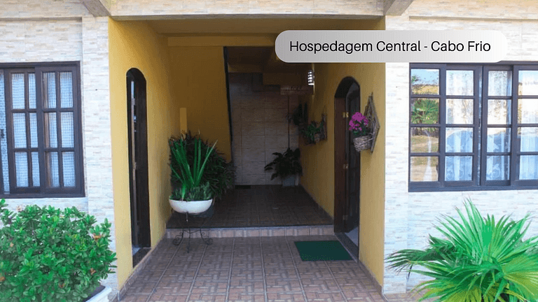 Hospedagem Central - Suíte 107 - Cabo Frio - Aluguel Econômi